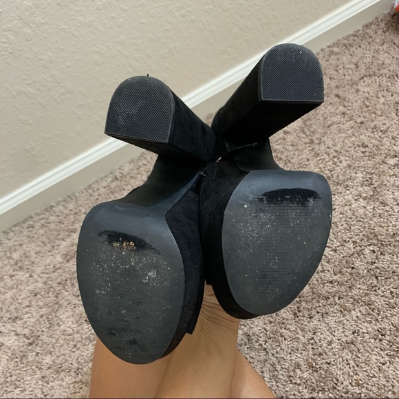 Barely Worn Size 8 Steve Madden Heels - Picture 2 of 5